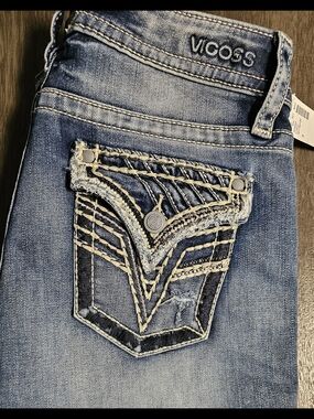 Vigoss Light Blue Distressed Embroidered Pocket Cropped Jeans